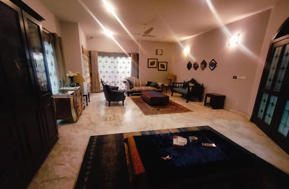 1 kanal house for rent in Phase 6 DHA Lahore