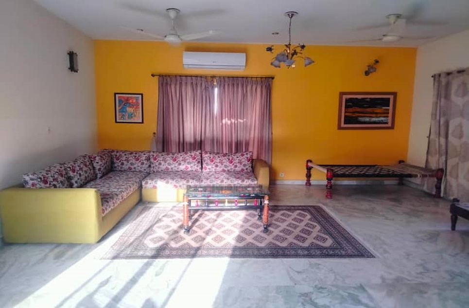 1 kanal house for rent in Phase 6 DHA Lahore