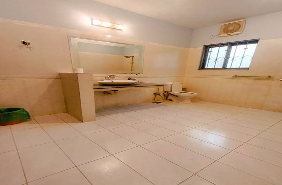 1 kanal house for rent in Phase 6 DHA Lahore