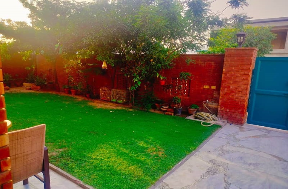 1 kanal house for rent in Phase 6 DHA Lahore