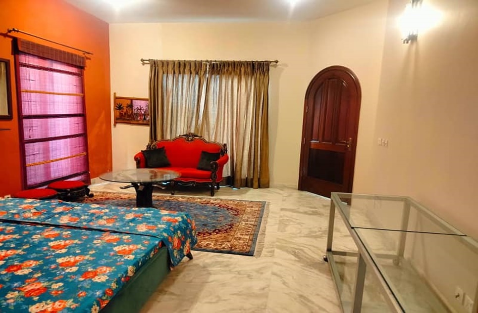 1 kanal house for rent in Phase 6 DHA Lahore