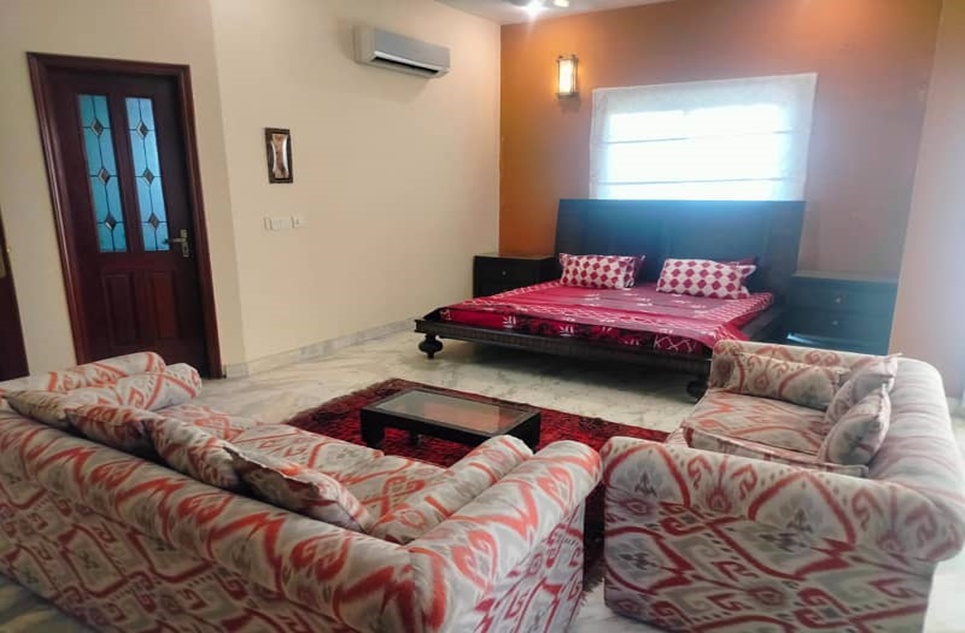 1 kanal house for rent in Phase 6 DHA Lahore