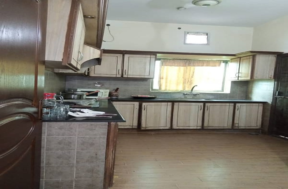 1 kanal house for rent in Phase 8 DHA Lahore