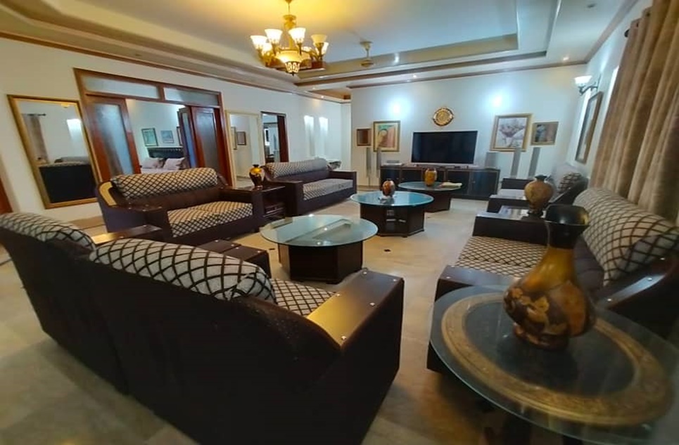 1 kanal house for rent in Phase 8 DHA Lahore