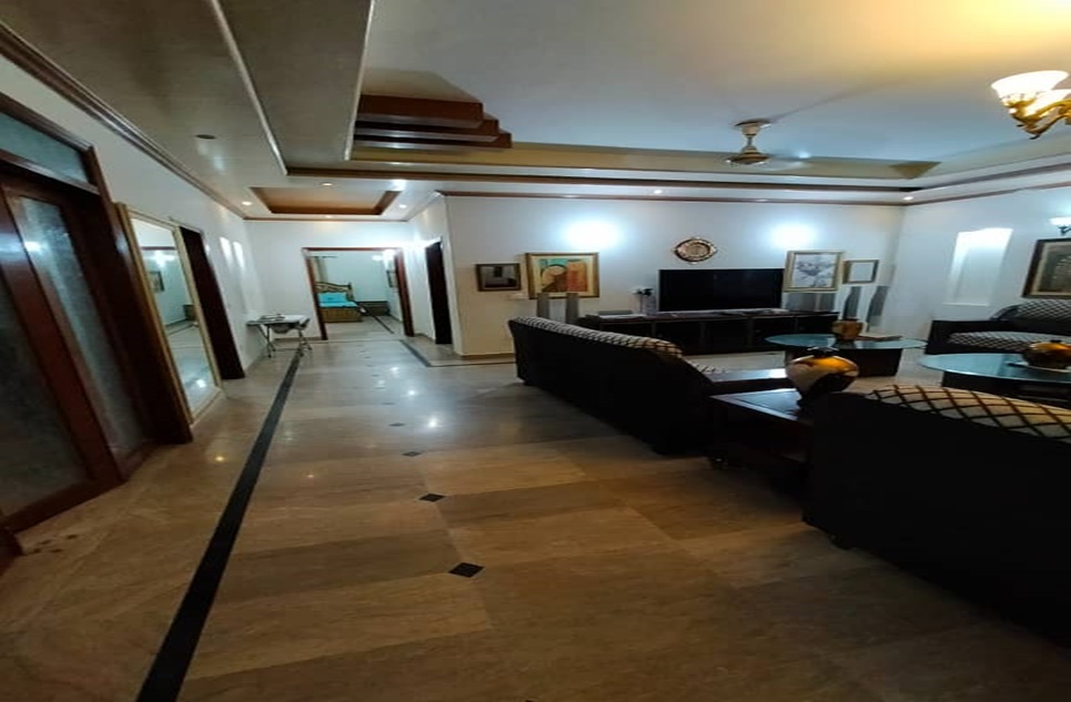 1 kanal house for rent in Phase 8 DHA Lahore