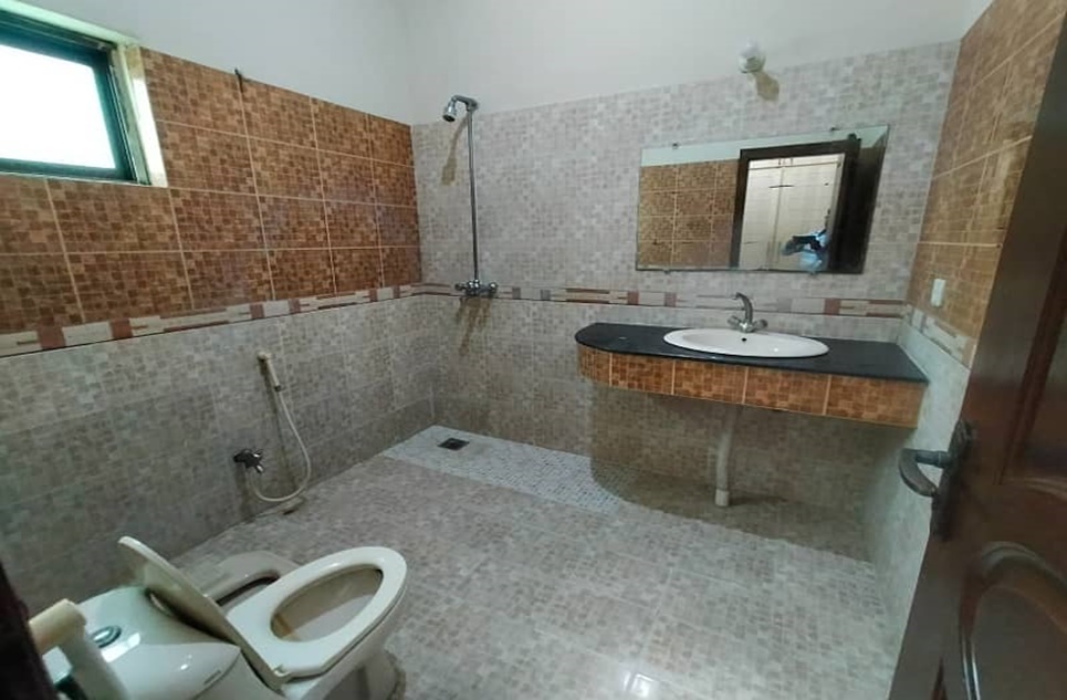 1 kanal house for rent in Phase 8 DHA Lahore