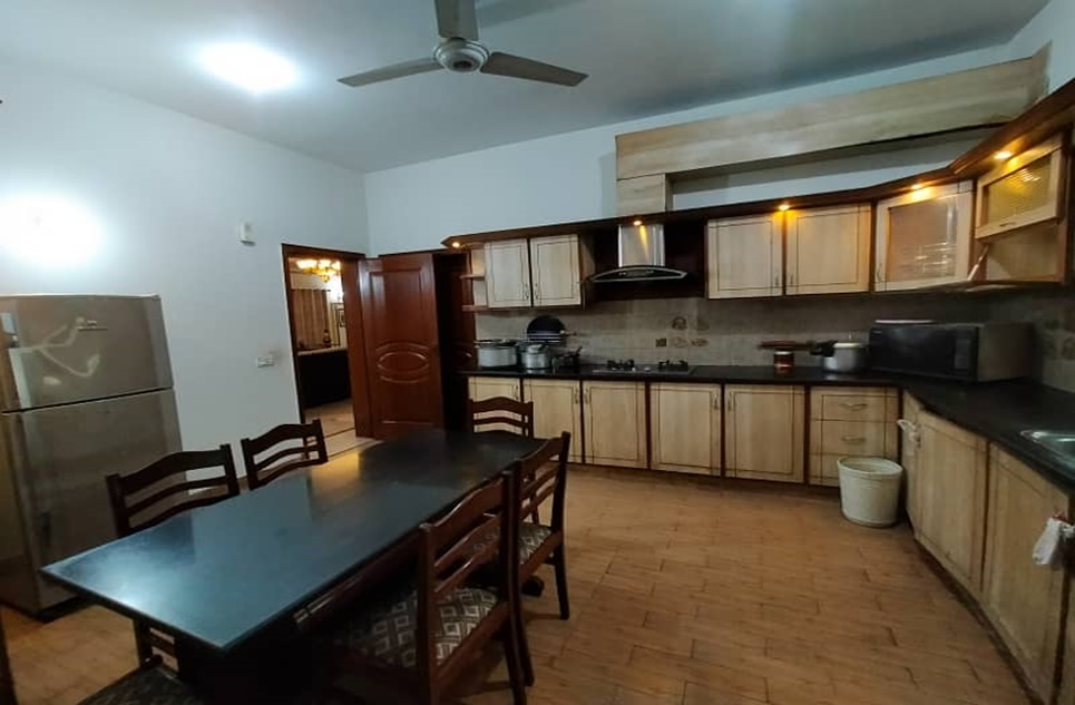 1 kanal house for rent in Phase 8 DHA Lahore