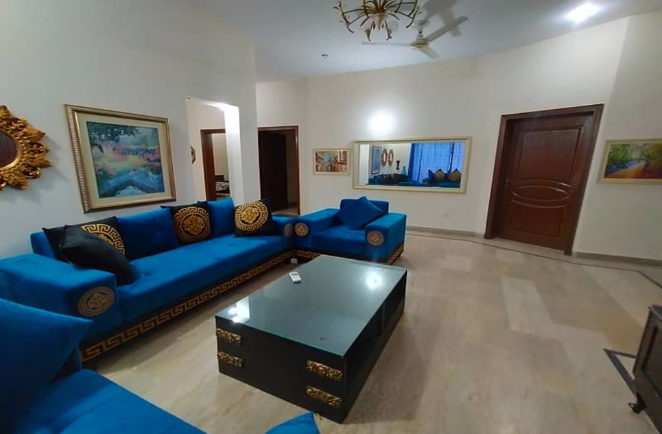 1 kanal house for rent in Phase 8 DHA Lahore