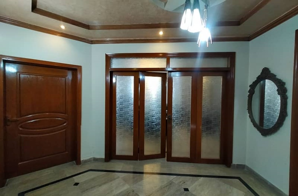 1 kanal house for rent in Phase 8 DHA Lahore