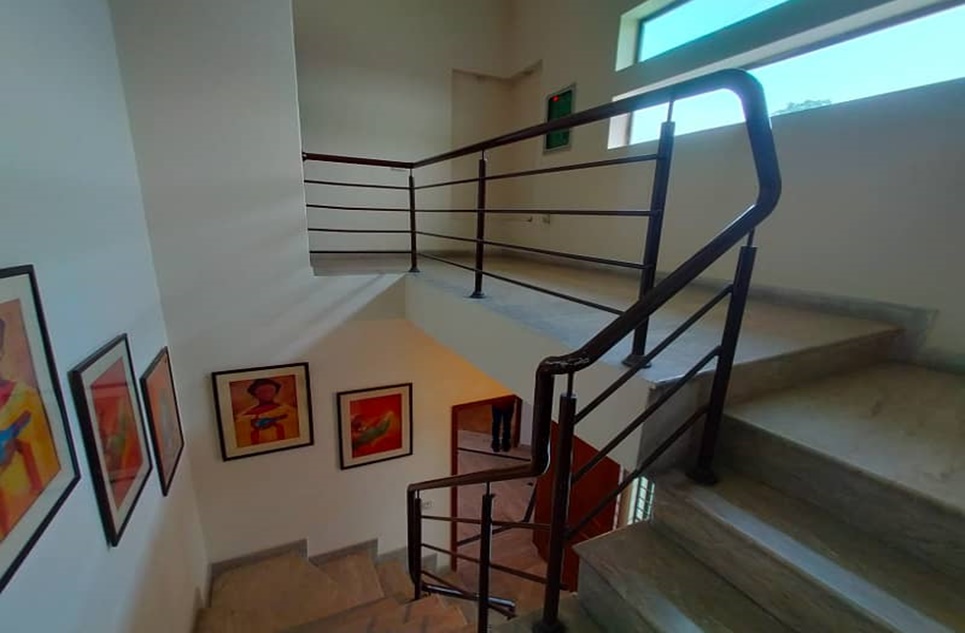 1 kanal house for rent in Phase 8 DHA Lahore