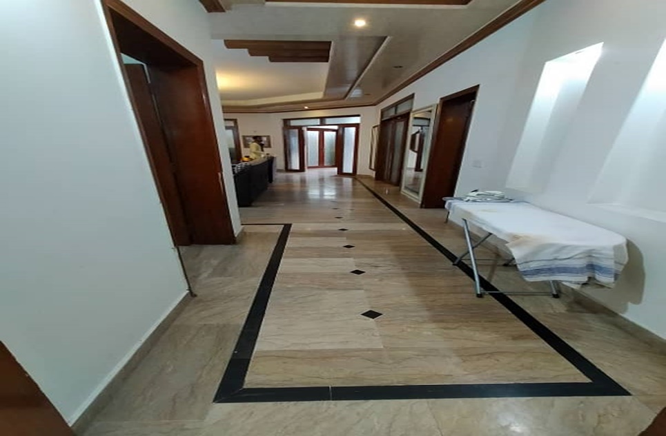1 kanal house for rent in Phase 8 DHA Lahore