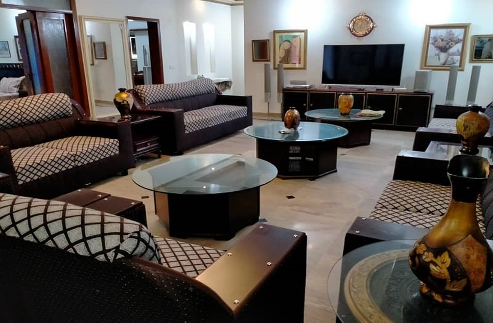 1 kanal house for rent in Phase 8 DHA Lahore