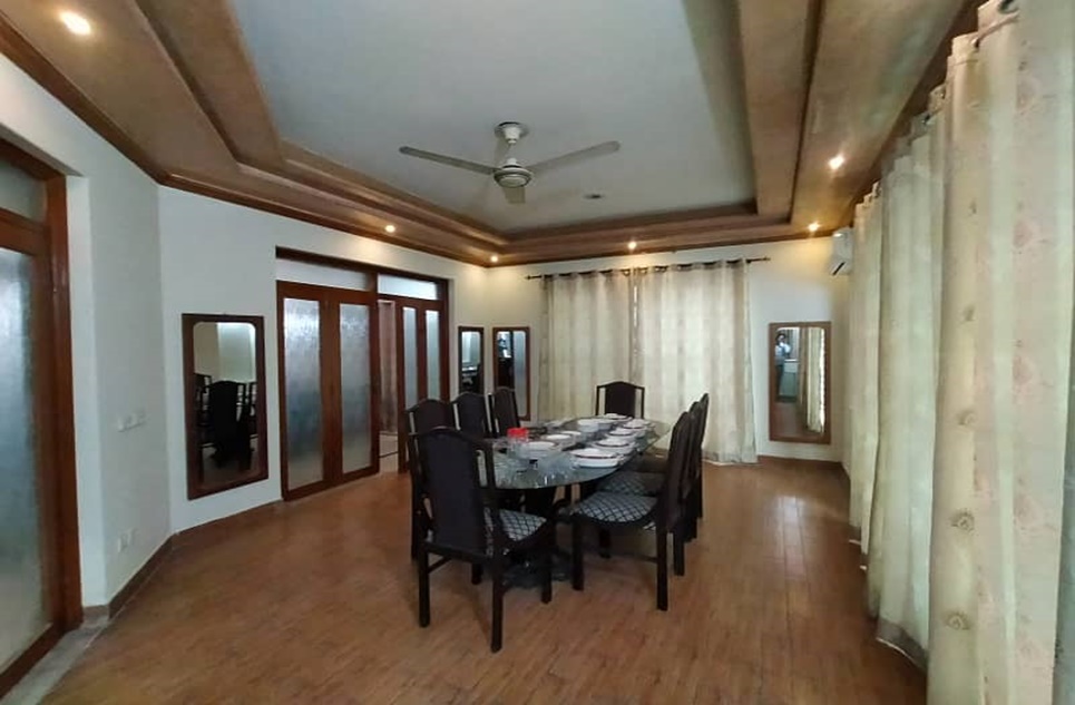 1 kanal house for rent in Phase 8 DHA Lahore