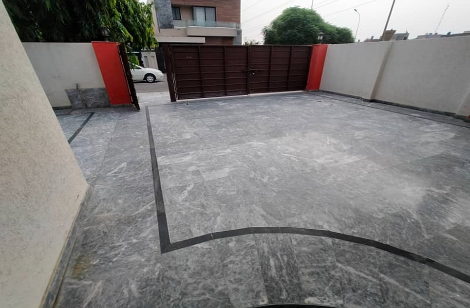 1 kanal house for rent in Phase 8 DHA Lahore