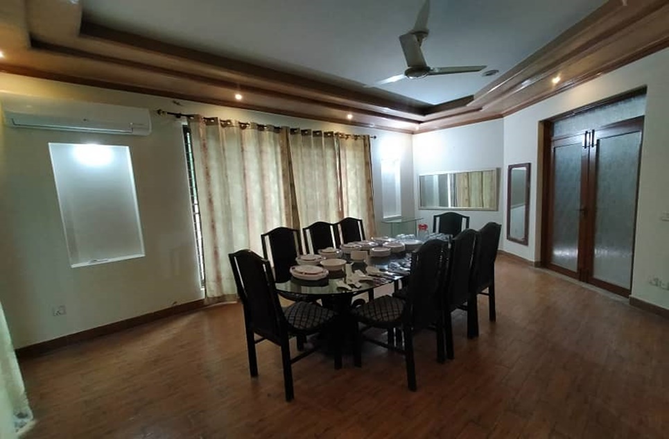 1 kanal house for rent in Phase 8 DHA Lahore