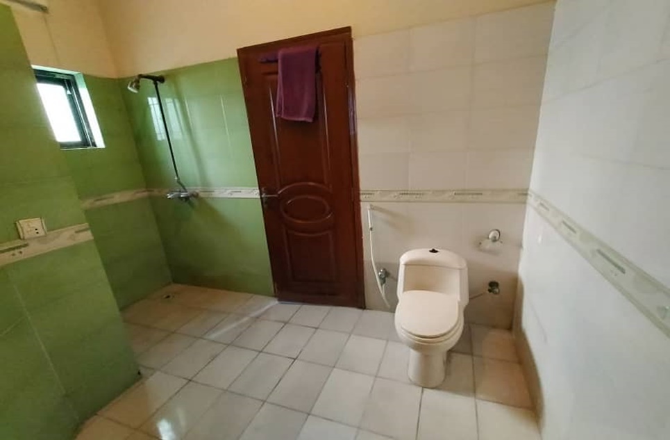 1 kanal house for rent in Phase 8 DHA Lahore