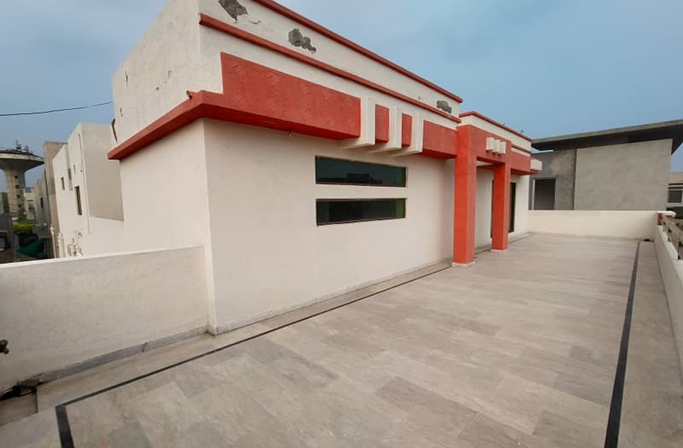 1 kanal house for rent in Phase 8 DHA Lahore