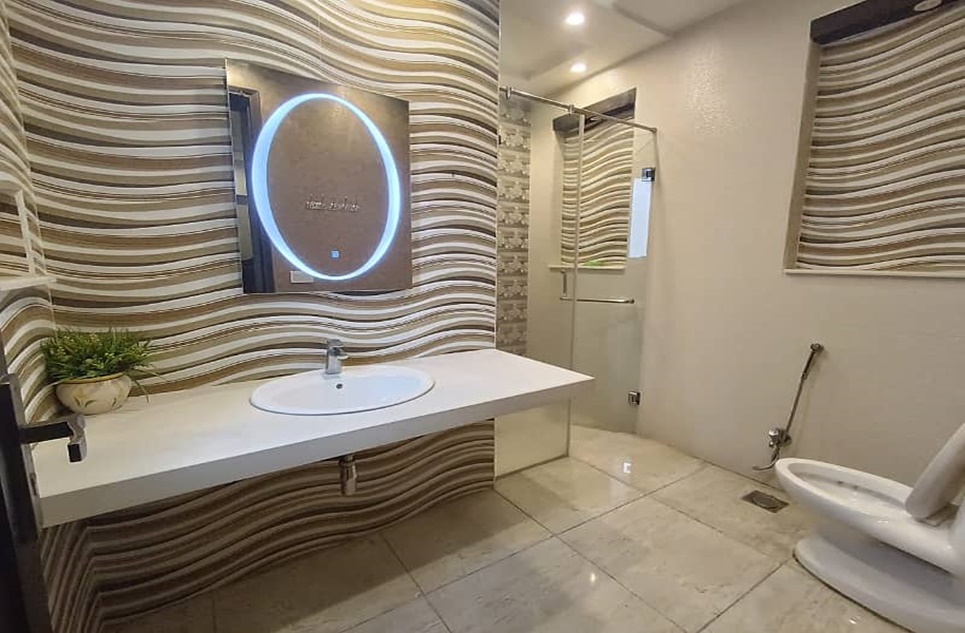 1 kanal house for rent in Phase 6 DHA Lahore