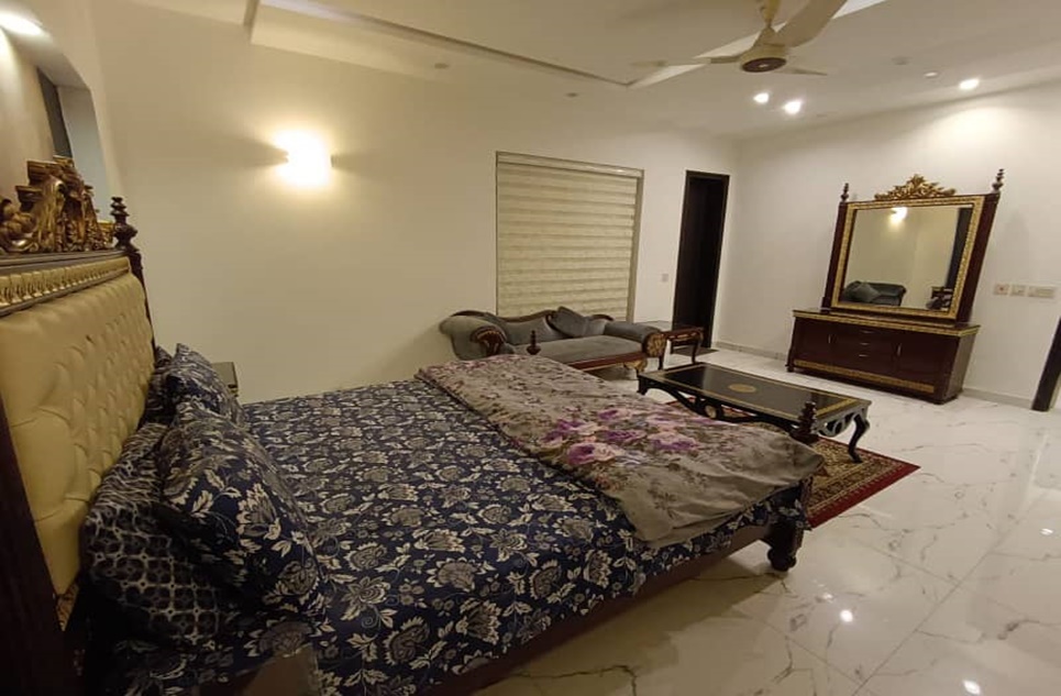 1 kanal house for rent in Phase 6 DHA Lahore