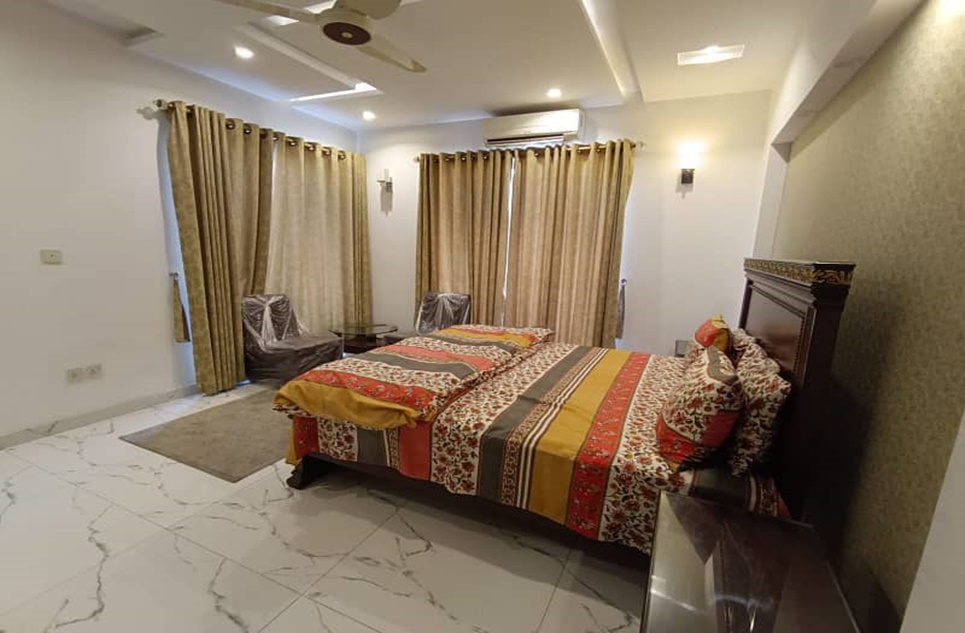 1 kanal house for rent in Phase 6 DHA Lahore