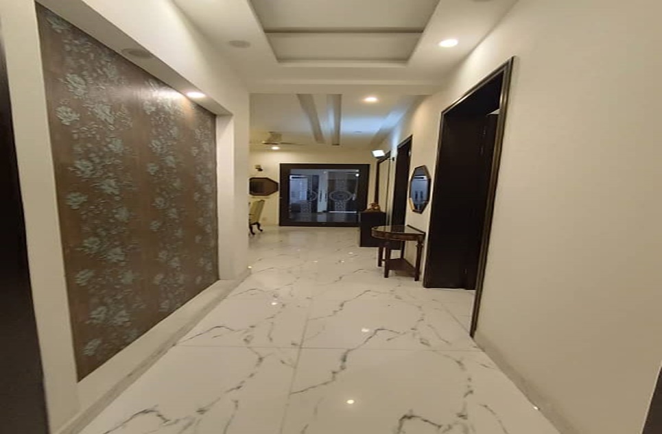 1 kanal house for rent in Phase 6 DHA Lahore