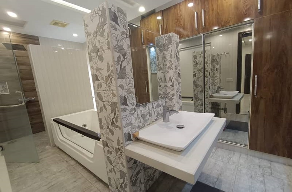 1 kanal house for rent in Phase 6 DHA Lahore