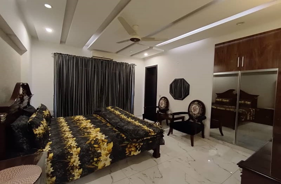 1 kanal house for rent in Phase 6 DHA Lahore