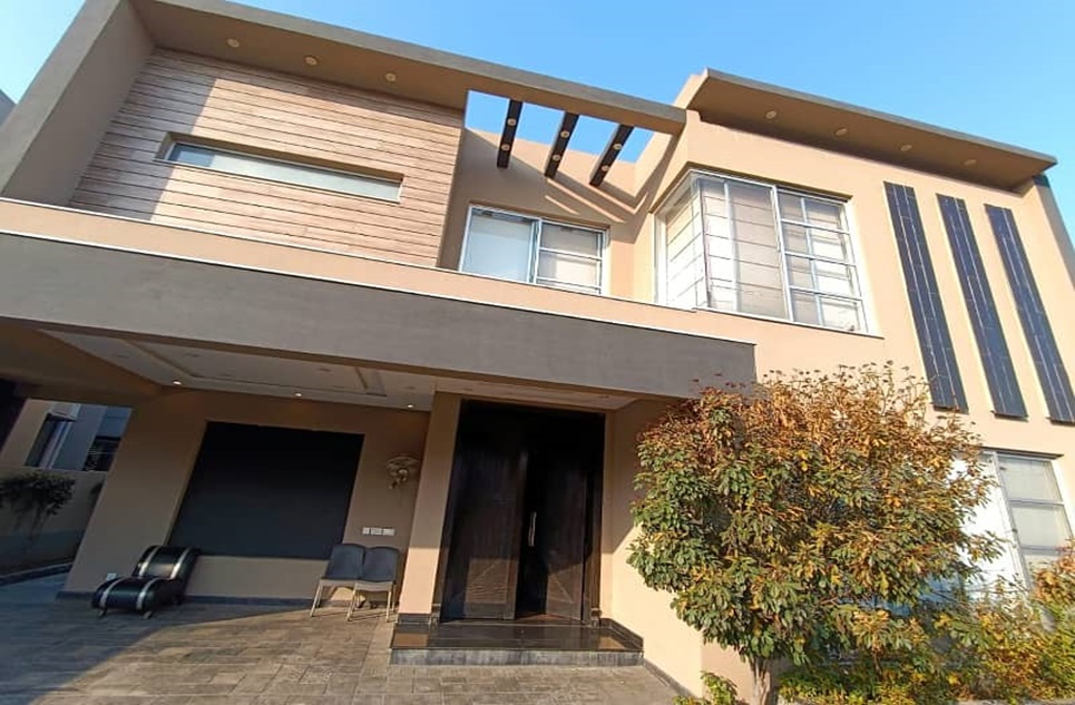 1 kanal house for rent in Phase 6 DHA Lahore
