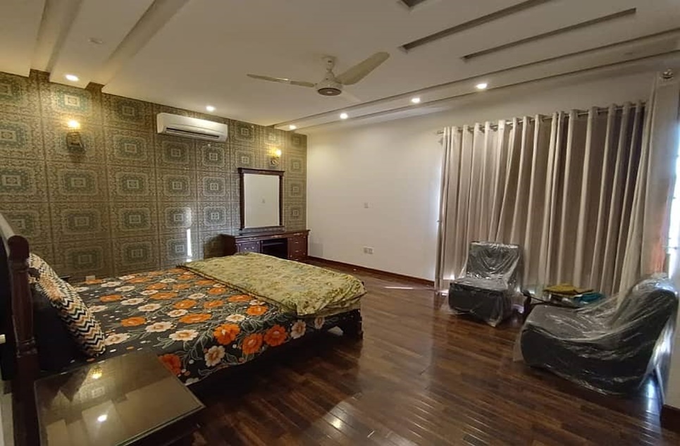 1 kanal house for rent in Phase 6 DHA Lahore