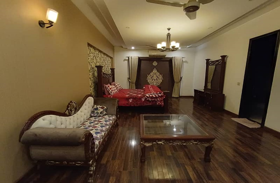 1 kanal house for rent in Phase 6 DHA Lahore