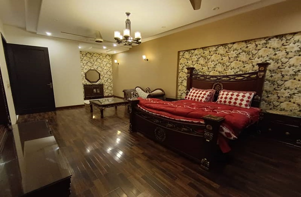 1 kanal house for rent in Phase 6 DHA Lahore