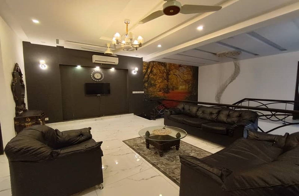 1 kanal house for rent in Phase 6 DHA Lahore