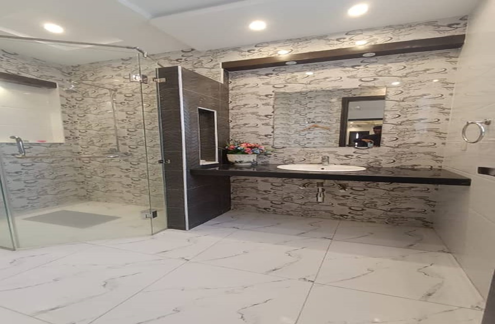 1 kanal house for rent in Phase 6 DHA Lahore