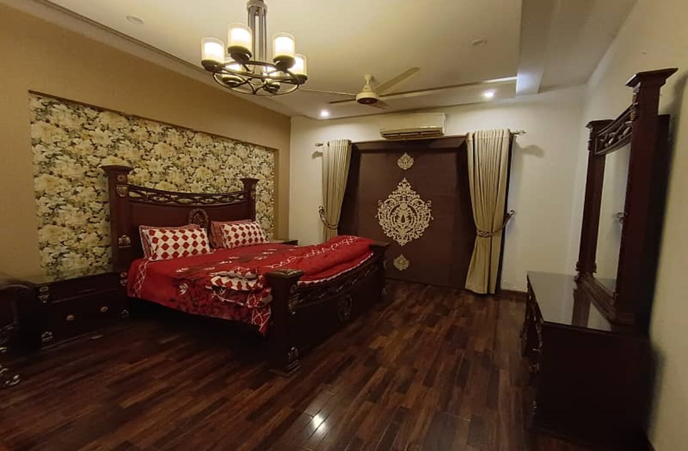 1 kanal house for rent in Phase 6 DHA Lahore