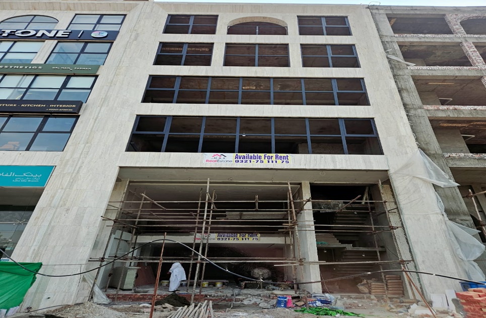 8 marla buildings plazas for rent in Lake City Lahore
