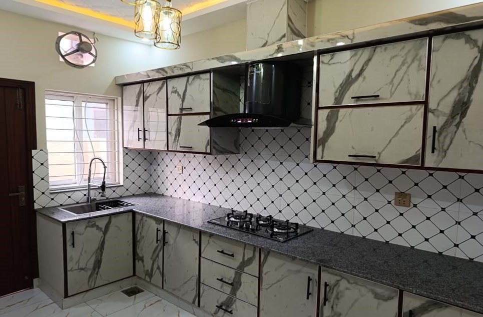 5 marla house for sale in Central Park Housing Scheme Lahore