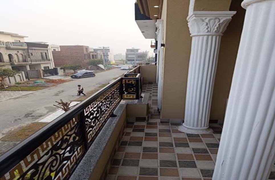 5 marla house for sale in Central Park Housing Scheme Lahore