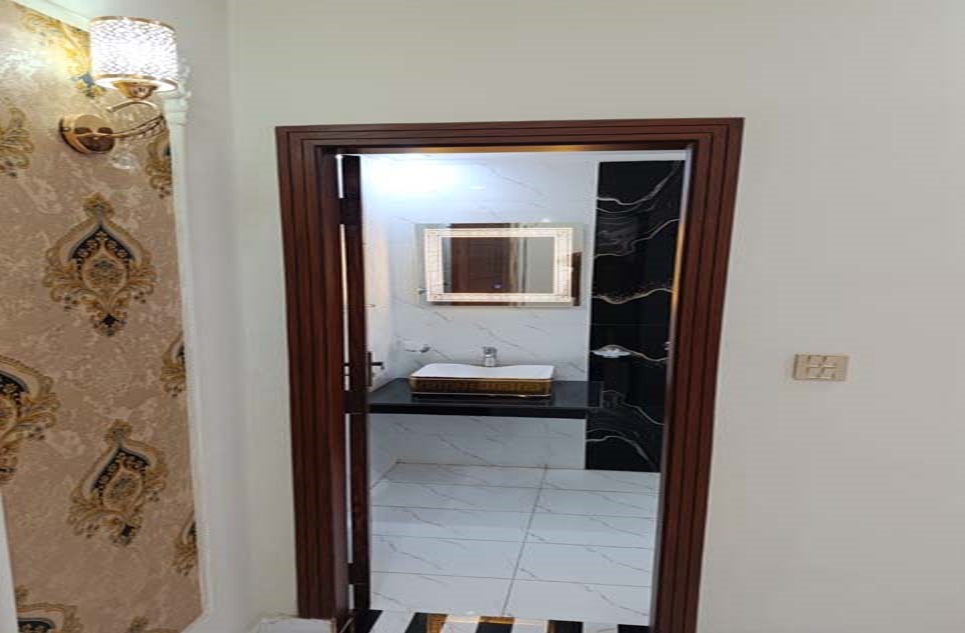 5 marla house for sale in Central Park Housing Scheme Lahore