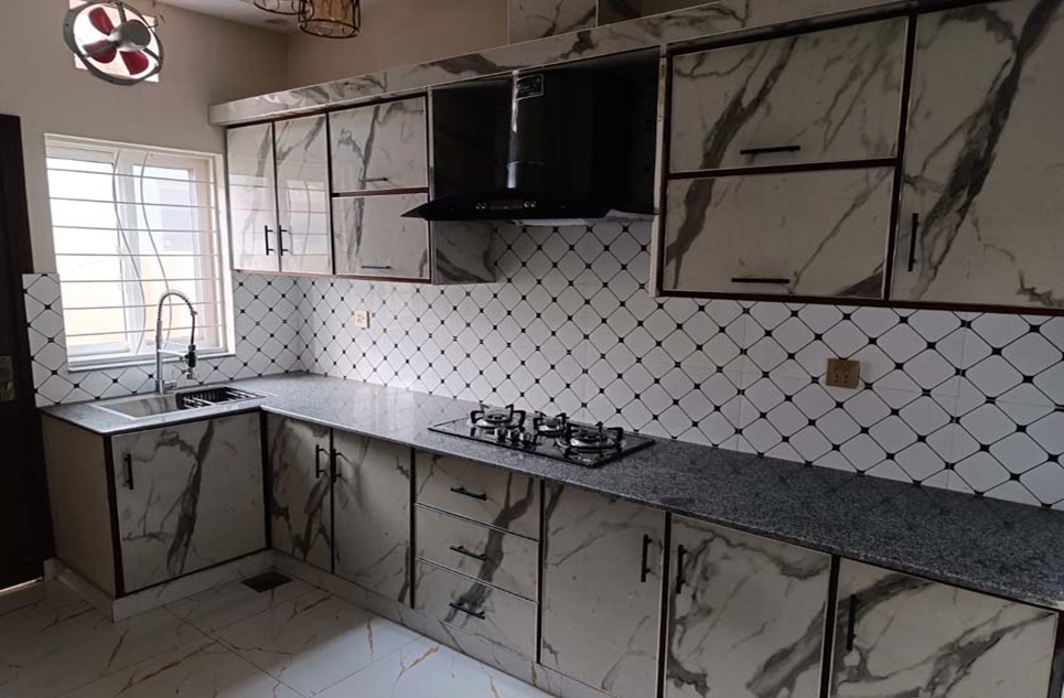 5 marla house for sale in Central Park Housing Scheme Lahore
