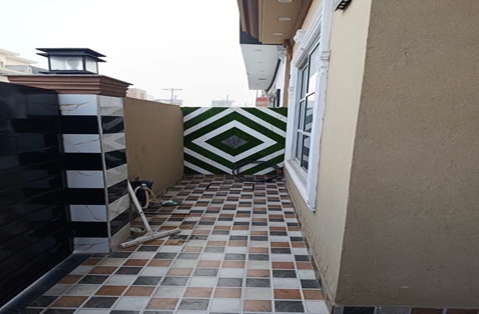 5 marla house for sale in Central Park Housing Scheme Lahore