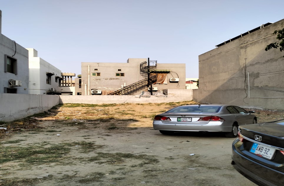10 marla plot for sale in Sector B Bahria Town Lahore