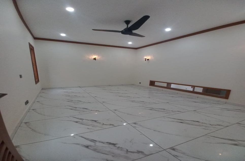 500 square yard house for sale in Phase 8 DHA Karachi