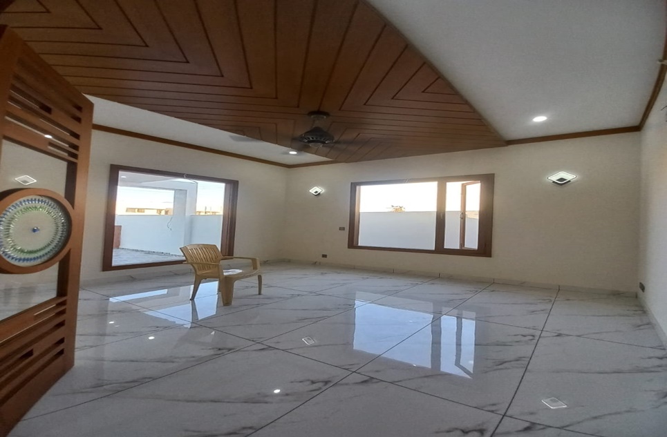500 square yard house for sale in Phase 8 DHA Karachi