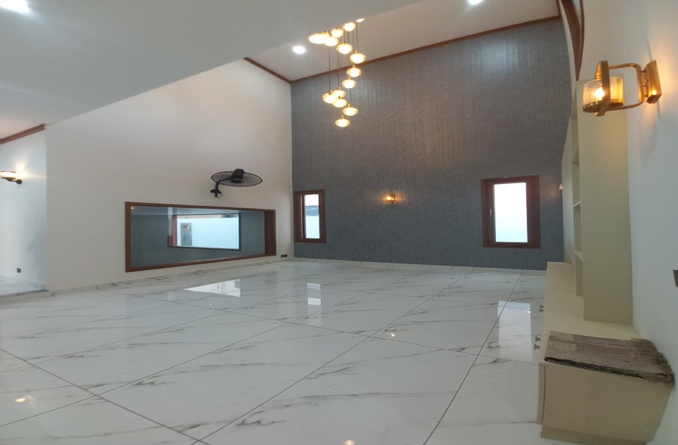 500 square yard house for sale in Phase 8 DHA Karachi