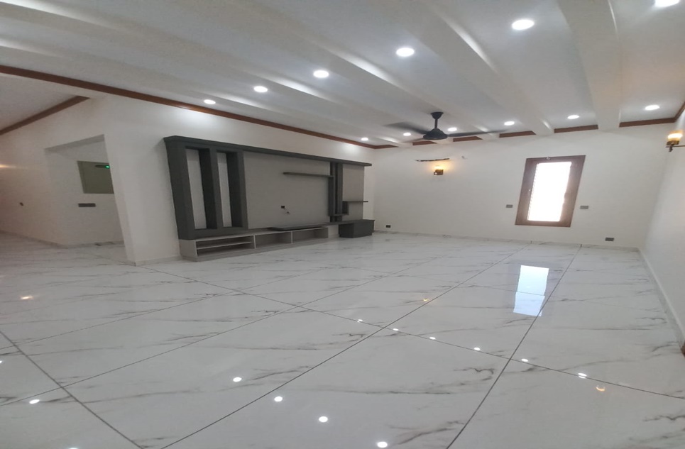 500 square yard house for sale in Phase 8 DHA Karachi