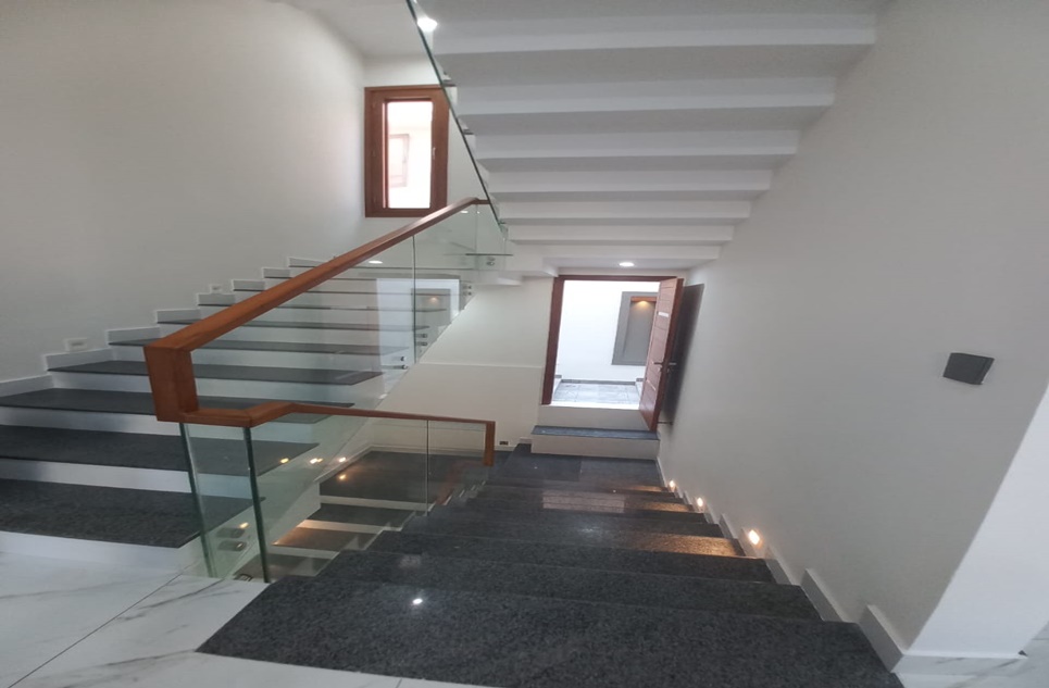 500 square yard house for sale in Phase 8 DHA Karachi