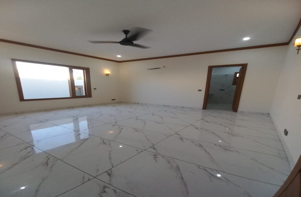 500 square yard house for sale in Phase 8 DHA Karachi