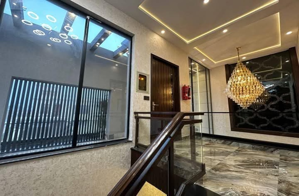1 kanal house for rent in Phase 5 DHA Lahore