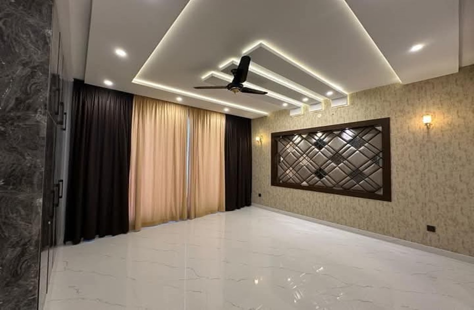 1 kanal house for rent in Phase 5 DHA Lahore