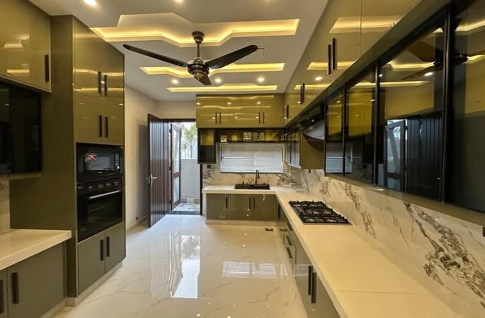1 kanal house for rent in Phase 5 DHA Lahore